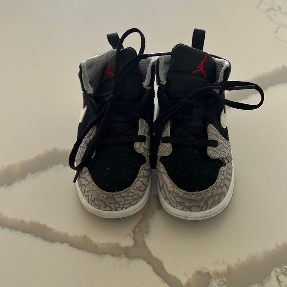 Air Jordan-1 size 8 his or hers. Like new!